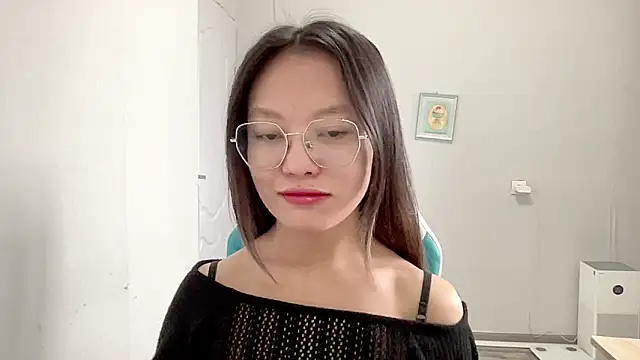 Risalynn online show from February 12, 2025, 3:40 am