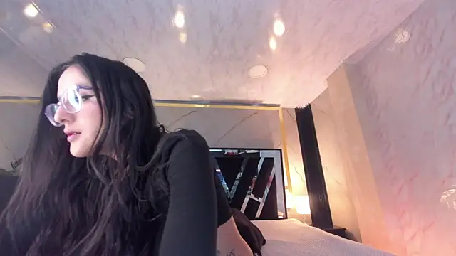 Princess Violett online show from October 29, 2025, 3:00 pm