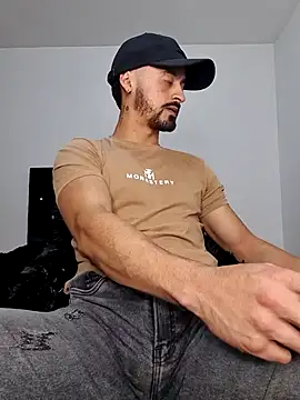 Snapshot of MAXIMUS_MASTE3 chatting on February 22, 2025, 7:34 am MAXIMUS MASTE3 online show from February 22, 2025, 7:34 am