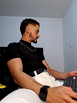 Snapshot of MAXIMUS_MASTE3 chatting on February 21, 2025, 2:06 am MAXIMUS MASTE3 online show from February 21, 2025, 2:06 am