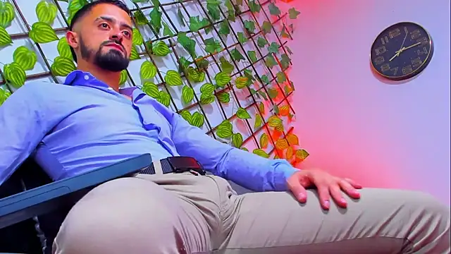 Snapshot of MAXIMUS_MASTE3 chatting on February 7, 2026, 9:23 pm MAXIMUS MASTE3 online show from February 7, 2026, 9:23 pm