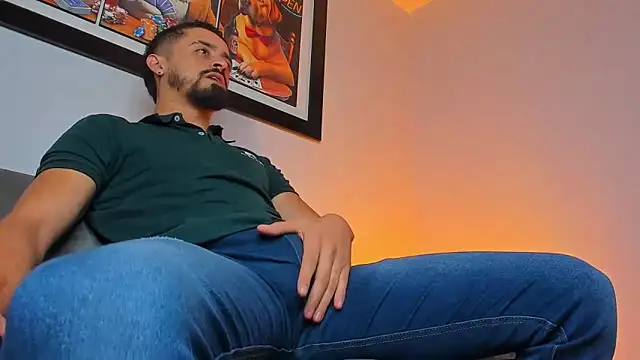 Snapshot of MAXIMUS_MASTE3 chatting on September 26, 2025, 8:16 pm MAXIMUS MASTE3 online show from September 26, 2025, 8:16 pm