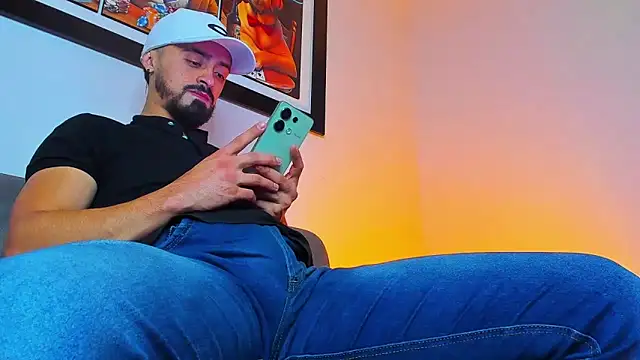 Snapshot of MAXIMUS_MASTE3 chatting on September 24, 2025, 8:04 pm MAXIMUS MASTE3 online show from September 24, 2025, 8:04 pm