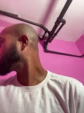 islandvybee55 online show from February 24, 2026, 2:18 pm