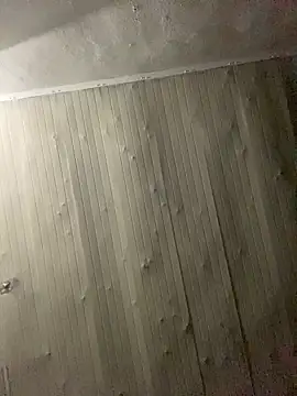 islandvybee55 online show from March 24, 2026, 10:48 am