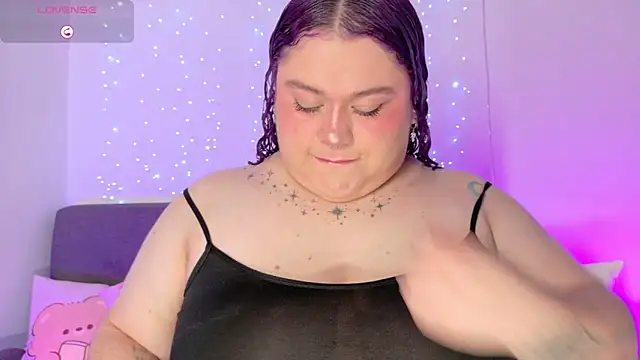 lunitaa0 online show from June 18, 2026, 9:47 am