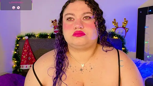 lunitaa0 online show from December 2, 2025, 4:03 am