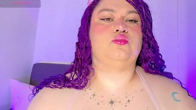 lunitaa0 online show from June 13, 2026, 2:04 pm
