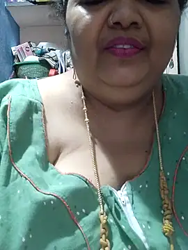 Snapshot of tamilthanushri chatting on April 23, 2026, 6:20 pm tamilthanushri online show from April 23, 2026, 6:20 pm