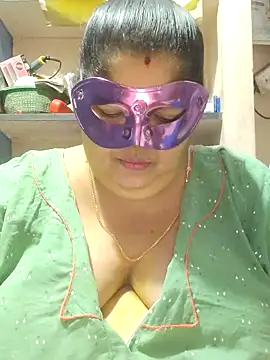 Snapshot of tamilthanushri chatting on April 1, 2026, 4:04 pm tamilthanushri online show from April 1, 2026, 4:04 pm