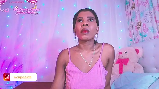 ivonjoness online show from November 13, 2025, 4:05 am