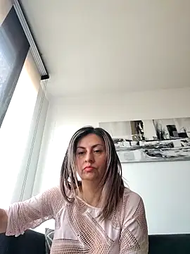 Latiinvenushot online show from March 19, 2026, 1:00 pm