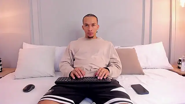 Dominick star online show from November 11, 2025, 4:29 am