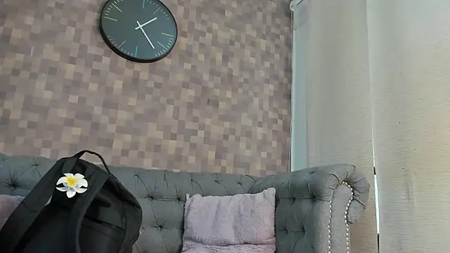 Snapshot of natalia_aguirre1 chatting on September 18, 2025, 12:08 pm natalia aguirre1 online show from September 18, 2025, 12:08 pm