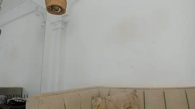 natalia aguirre1 online show from November 18, 2025, 12:08 pm