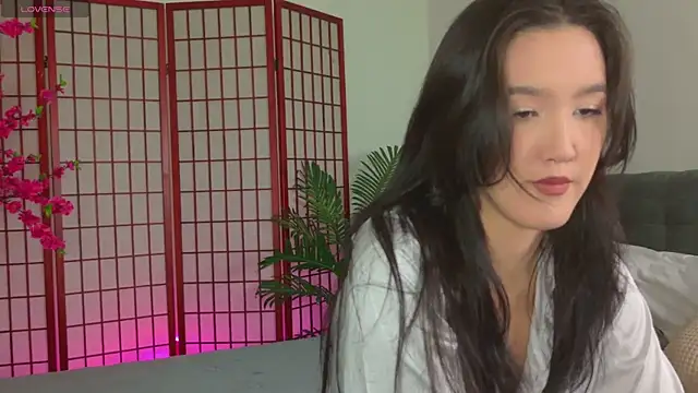 CarrieAmber online show from November 8, 2025, 1:47 pm