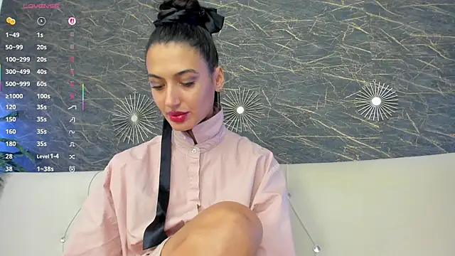 moona ray online show from November 11, 2025, 8:58 pm