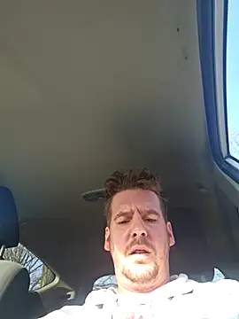 Snapshot of Titanhoott chatting on December 1, 2025, 11:22 am Titanhoott online show from December 1, 2025, 11:22 am