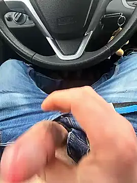 Snapshot of Titanhoott chatting on January 10, 2026, 10:21 am Titanhoott online show from January 10, 2026, 10:21 am