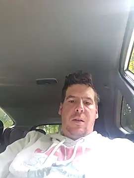 Snapshot of Titanhoott chatting on October 17, 2025, 8:17 am Titanhoott online show from October 17, 2025, 8:17 am