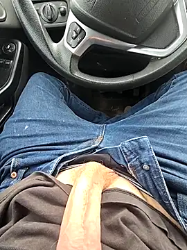 Snapshot of Titanhoott chatting on March 10, 2025, 11:12 am Titanhoott online show from March 10, 2025, 11:12 am