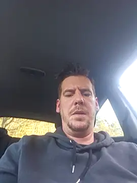 Snapshot of Titanhoott chatting on February 27, 2026, 1:33 pm Titanhoott online show from February 27, 2026, 1:33 pm