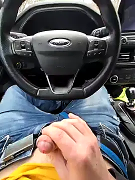 Snapshot of Titanhoott chatting on December 20, 2024, 1:33 pm Titanhoott online show from December 20, 2024, 1:33 pm