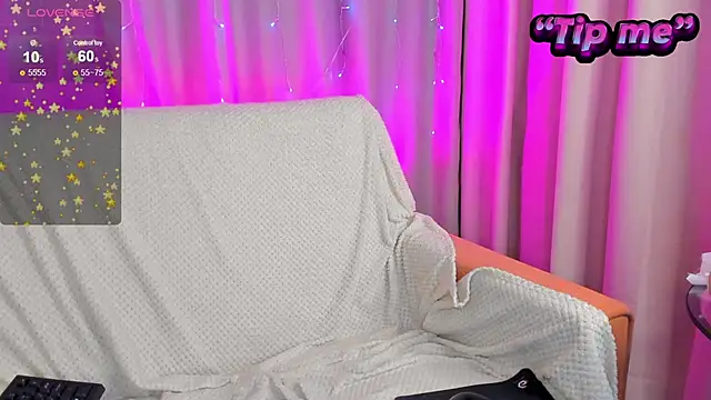 Snapshot of Lesi_Moonie01 chatting on February 10, 2025, 2:37 pm Lesi Moonie01 online show from February 10, 2025, 2:37 pm