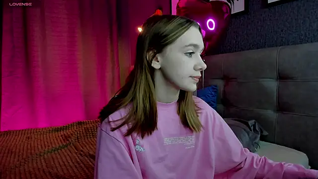 Snapshot of Lesi_Moonie01 chatting on February 14, 2026, 8:47 am Lesi Moonie01 online show from February 14, 2026, 8:47 am