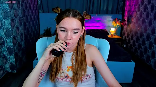 Snapshot of Lesi_Moonie01 chatting on March 10, 2025, 2:26 pm Lesi Moonie01 online show from March 10, 2025, 2:26 pm