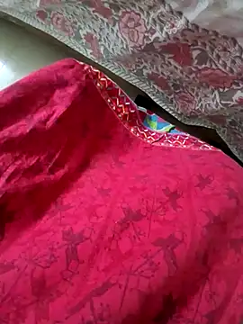 cutiecatty21 online show from April 22, 2026, 5:42 pm