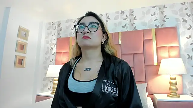 Snapshot of AmbarSantany chatting on October 3, 2025, 12:36 am AmbarSantany online show from October 3, 2025, 12:36 am