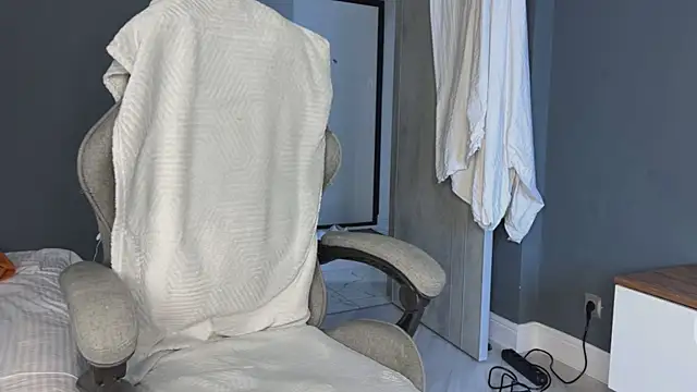 Snapshot of alyx_garden chatting on February 5, 2025, 9:36 am alyx garden online show from February 5, 2025, 9:36 am