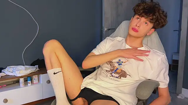 Snapshot of alyx_garden chatting on December 28, 2024, 9:20 am alyx garden online show from December 28, 2024, 9:20 am