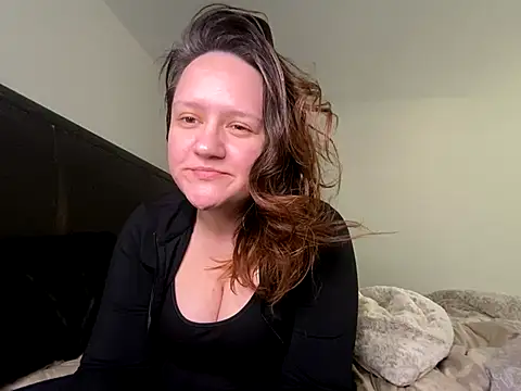 Kinkbitch25 online show from December 17, 2025, 7:41 pm