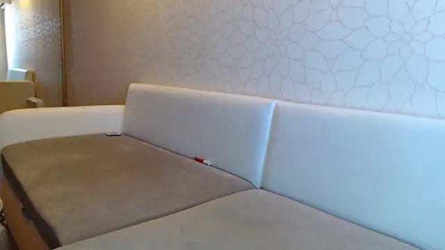 LeggyLover90 online show from February 18, 2025, 12:06 pm