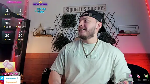 Snapshot of Angelgraham_1 chatting on November 17, 2025, 5:06 pm Angelgraham 1 online show from November 17, 2025, 5:06 pm