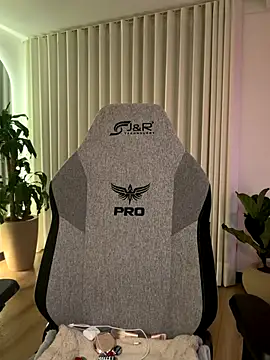 carolynnetrujillo online show from December 14, 2025, 5:02 am