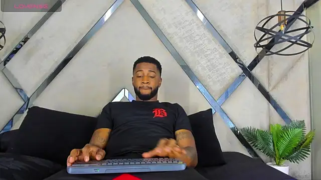 Drake Nassir4 online show from October 16, 2025, 5:54 pm