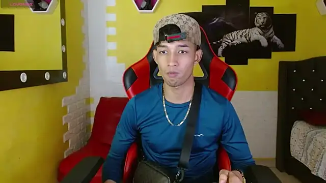 jose sexycumm online show from November 12, 2025, 7:40 pm