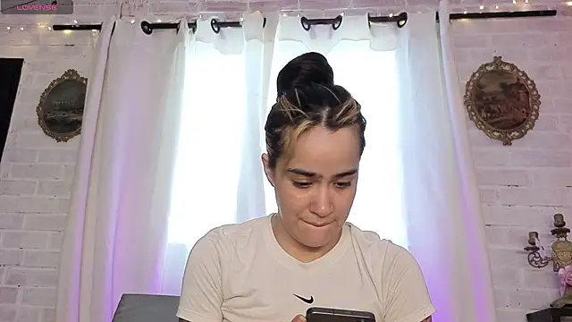 Snapshot of Kimandyuk chatting on December 21, 2025, 8:09 pm Kimandyuk online show from December 21, 2025, 8:09 pm