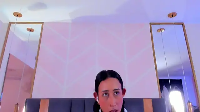 GabyPetit online show from November 30, 2025, 7:58 pm