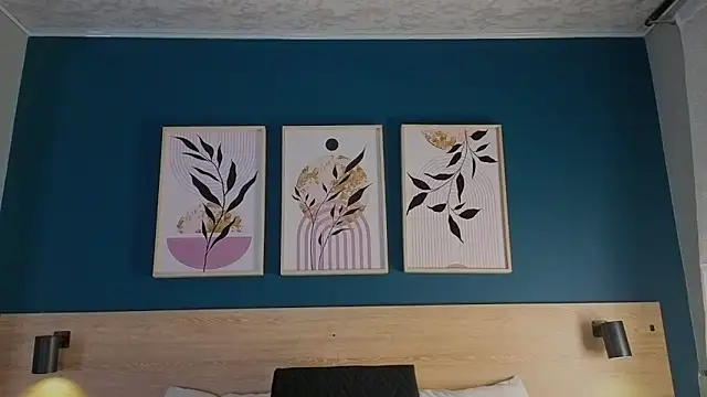 GabyPetit online show from October 29, 2025, 7:57 pm