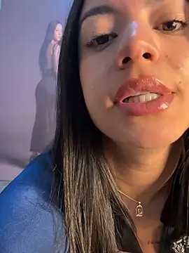 Snapshot of Elamesmamorena chatting on May 29, 2026, 10:43 am Elamesmamorena online show from May 29, 2026, 10:43 am