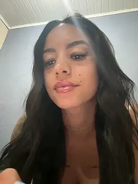 Snapshot of Elamesmamorena chatting on April 22, 2026, 10:38 pm Elamesmamorena online show from April 22, 2026, 10:38 pm