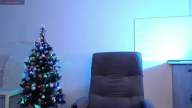 Eva Hailey  online show from December 23, 2025, 4:01 am