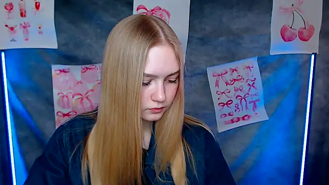 Snapshot of MademoiselleCl chatting on February 20, 2026, 1:35 pm MademoiselleCl online show from February 20, 2026, 1:35 pm