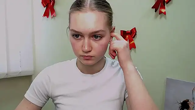 MademoiselleCl online show from February 25, 2025, 10:48 am