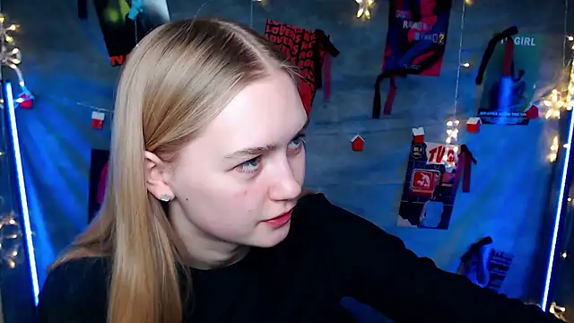 Snapshot of MademoiselleCl chatting on January 19, 2026, 1:15 pm MademoiselleCl online show from January 19, 2026, 1:15 pm