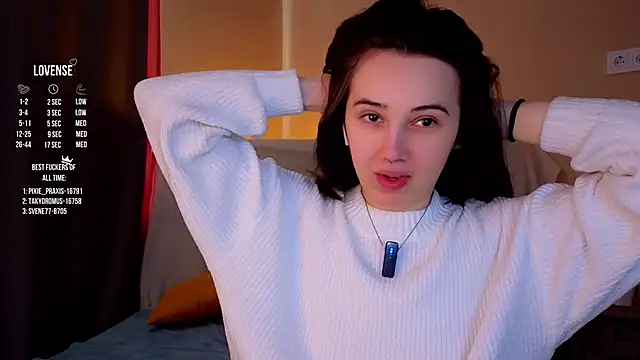 GillianDowdey online show from October 9, 2025, 3:07 am